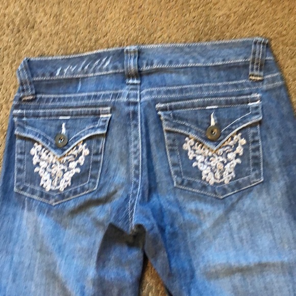 Blue Jeans - Picture 5 of 14